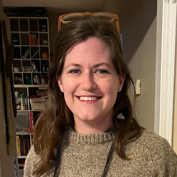 Meet your Posher, Lainie - Picture 1 of 1